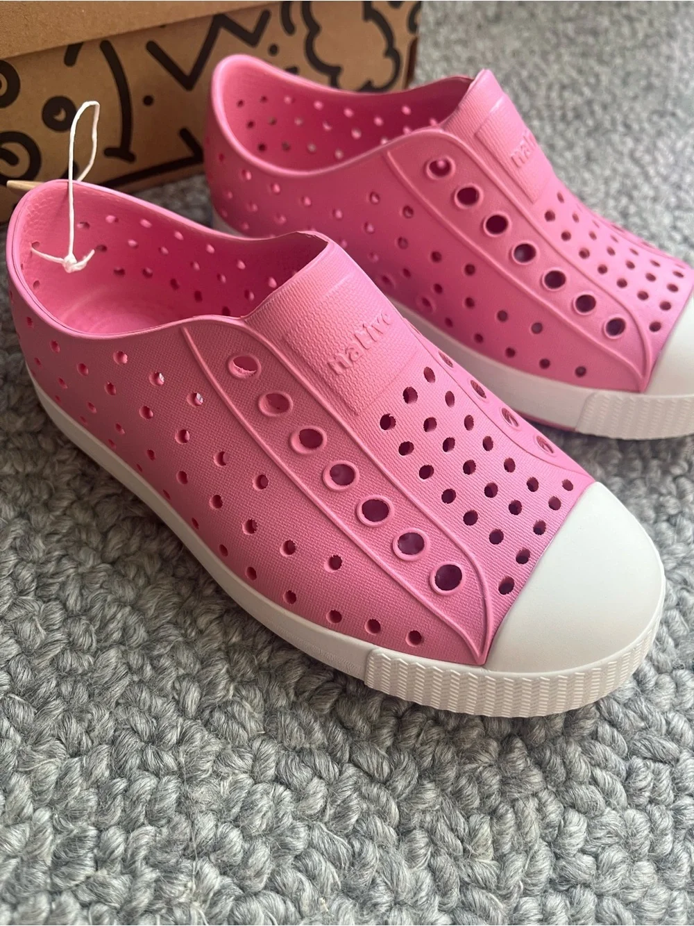 Native Kids Jefferson Water Shoes in Malibu Pink with White Toe NEW